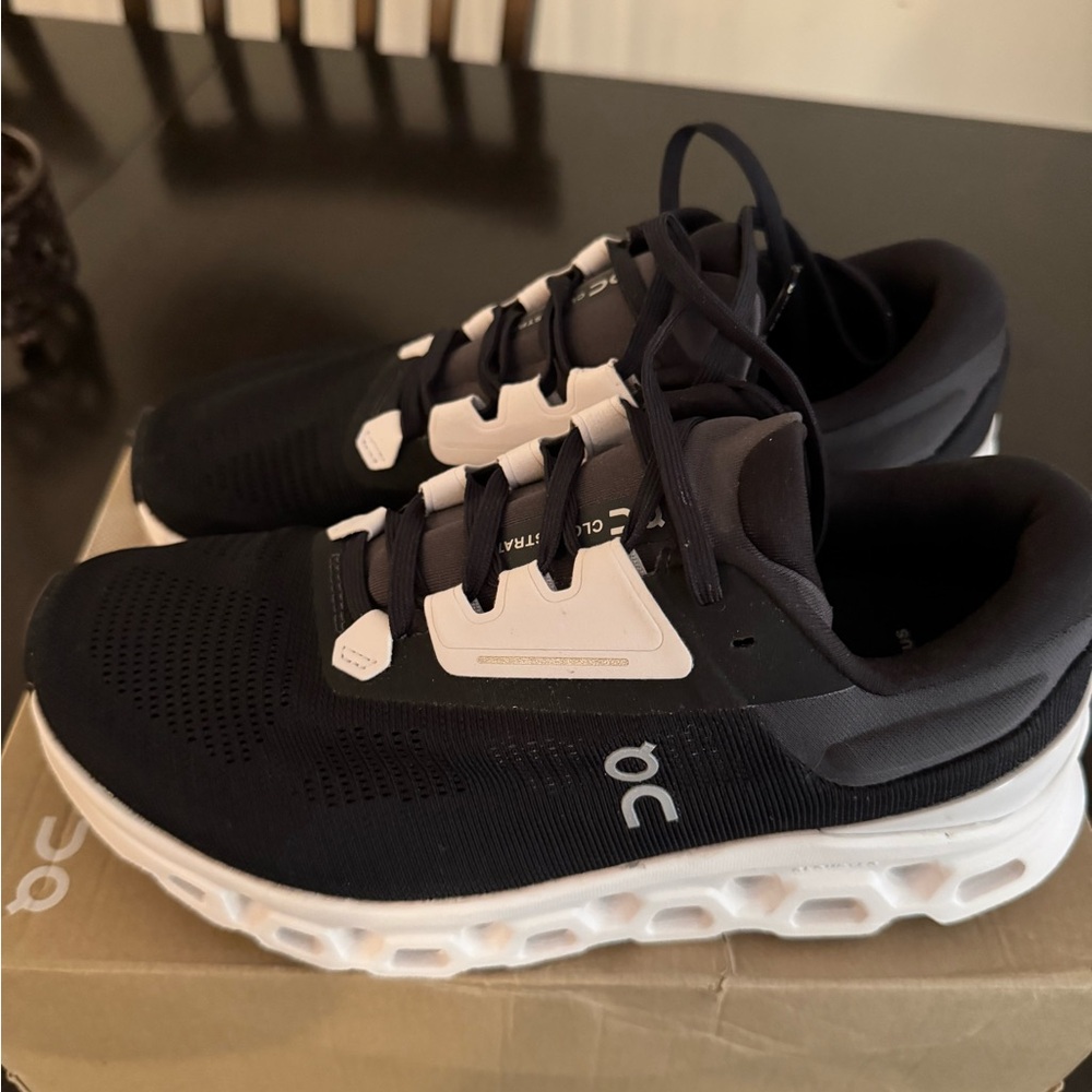 On Cloudstratus 3 Women’s Running Shoes — Black Frost size 7.5